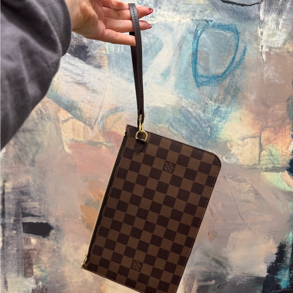 Neverfull Wrislet in Damier Ebene